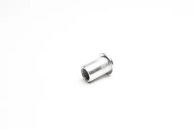 M12 Nuez de cuajo ciego