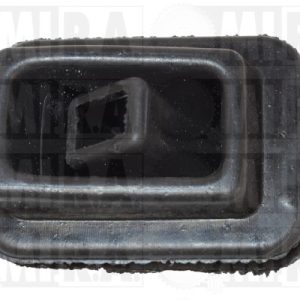 FUERZA COPRIPOLVERE. FRIZ. MITSUBISHI L200 (87>) 2.5 TD MD703280