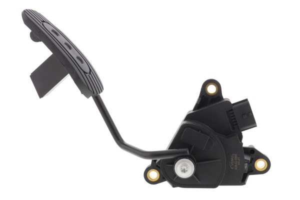 18002-AX70B, Acelerador