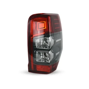 8330B210, Piloto trasero derecho